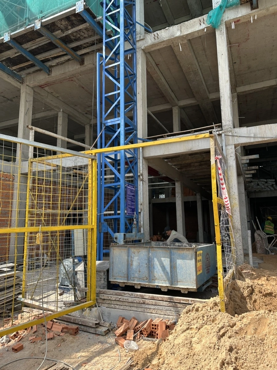 Vận thăng nâng hàng Nguyên Bảo 500kg 1000kg